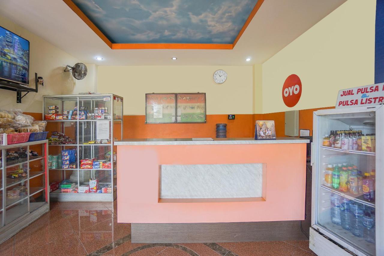 Hotel Super Oyo 2639 Oxy Townhouse à Manado Extérieur photo